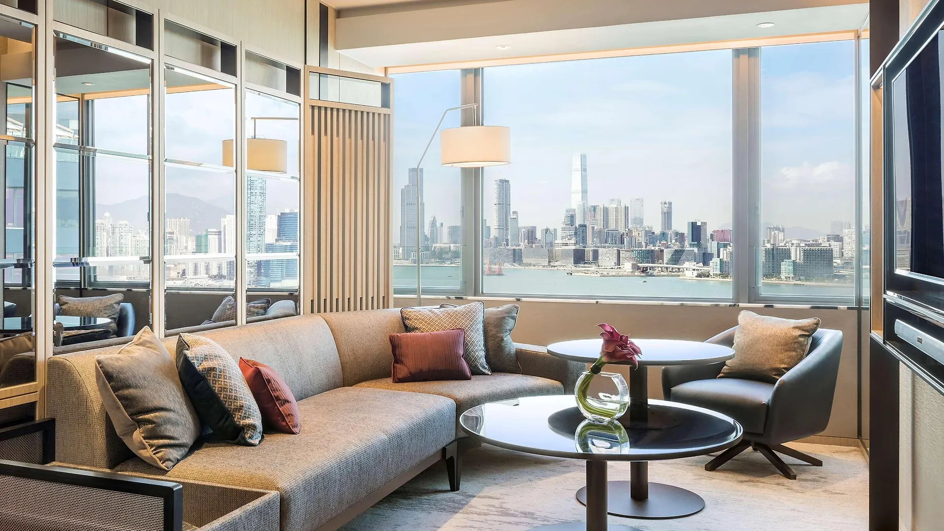 Hyatt Centric Victoria Harbour Hotell Hongkong 4*,