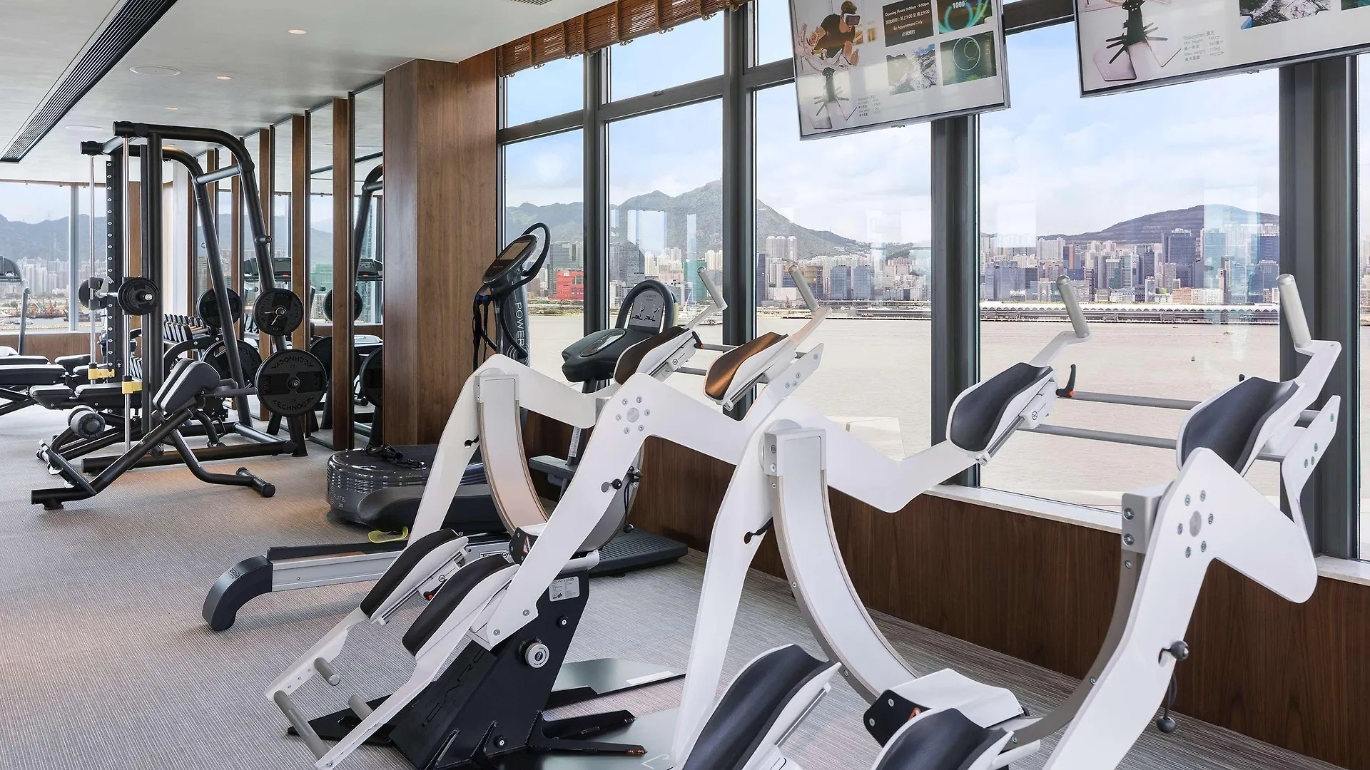 Hyatt Centric Victoria Harbour Hotell Hongkong 4*,