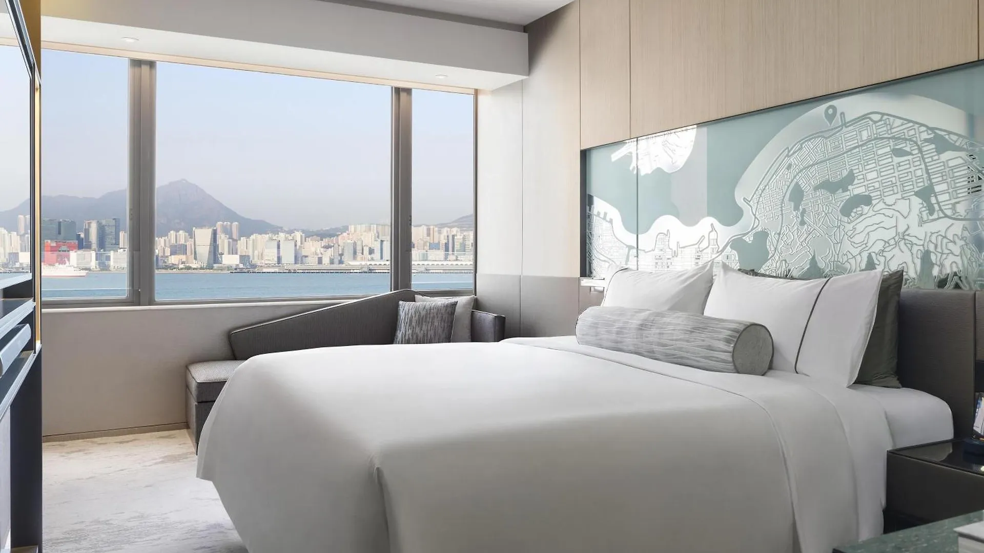 Hyatt Centric Victoria Harbour Hotel Hong Kong 4*,