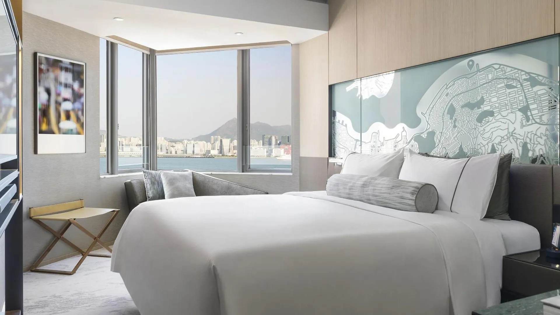 Hyatt Centric Victoria Harbour Hotel Hong Kong 4*,